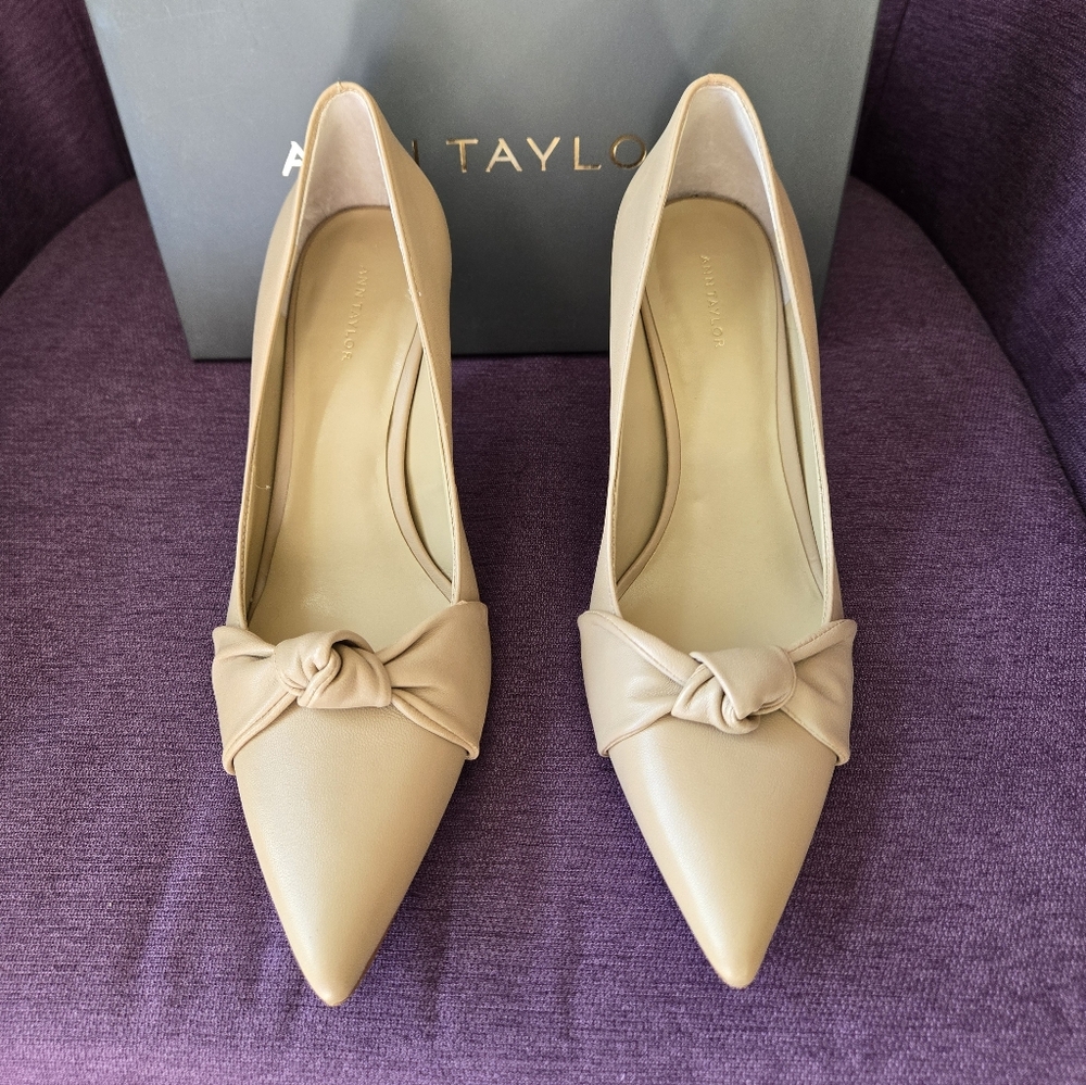 Ann Taylor Women's Mila Leather Knot Bow Pumps, Size 8.5